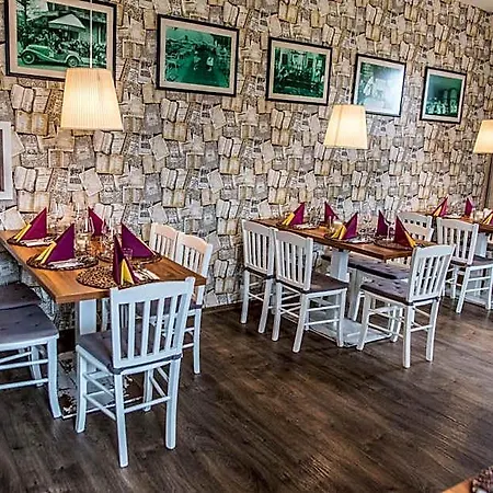 Restaurace Stara Lipa 여관 Česká Lípa